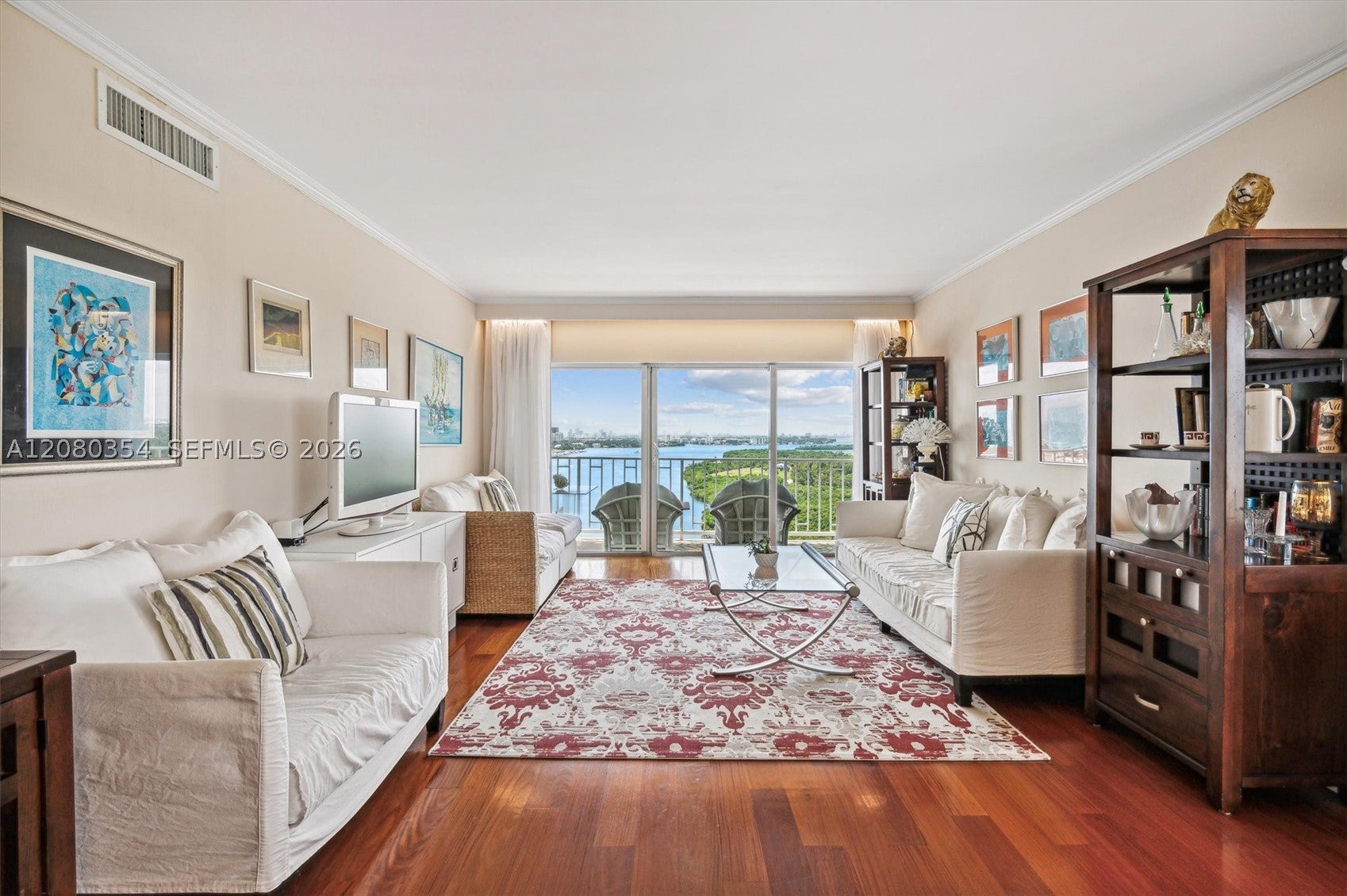 500 Bayview Dr 2122