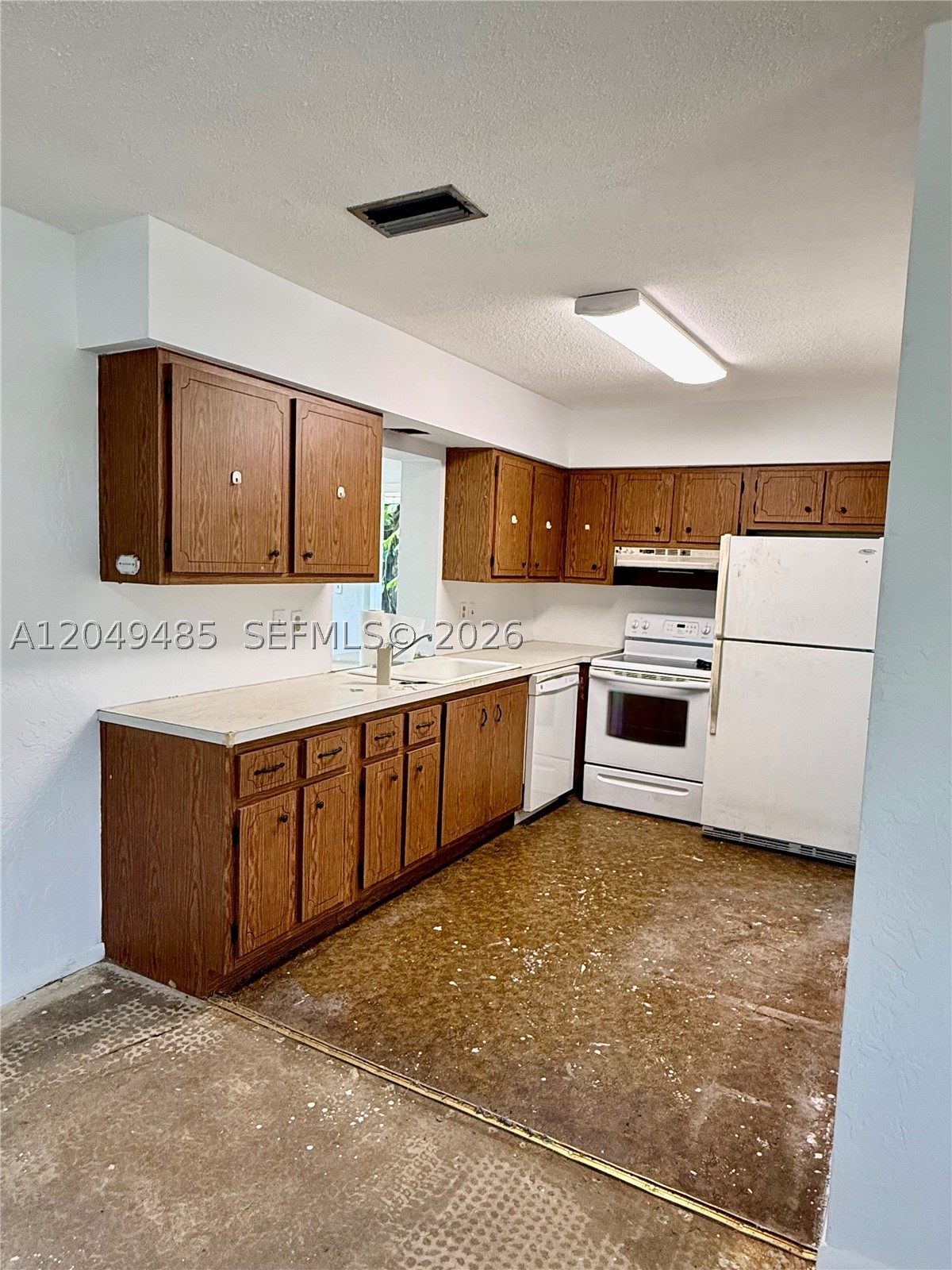 7008 NW 89th Ave