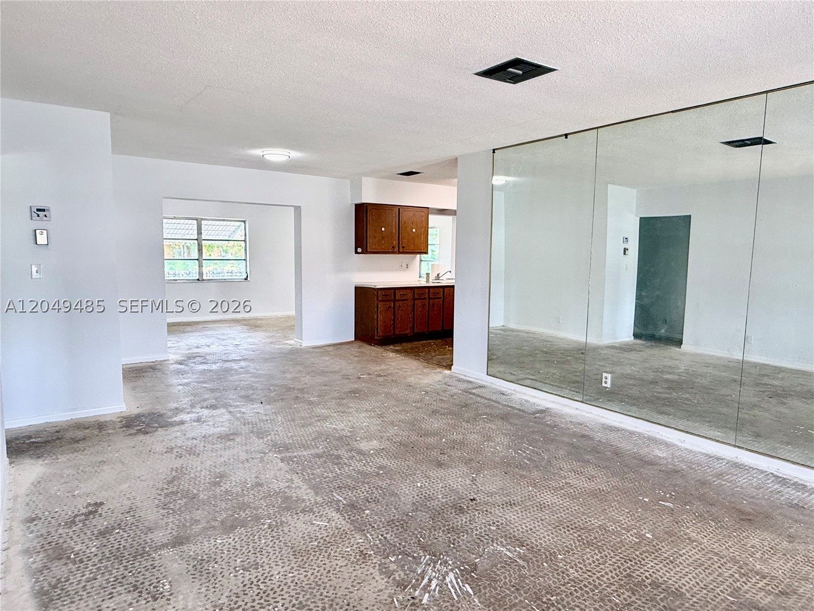 7008 NW 89th Ave