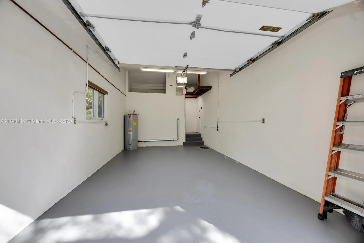 Coral Gables, Florida 33146, United States, 3 Bedrooms Bedrooms, ,2 BathroomsBathrooms,Residential,Active,1626