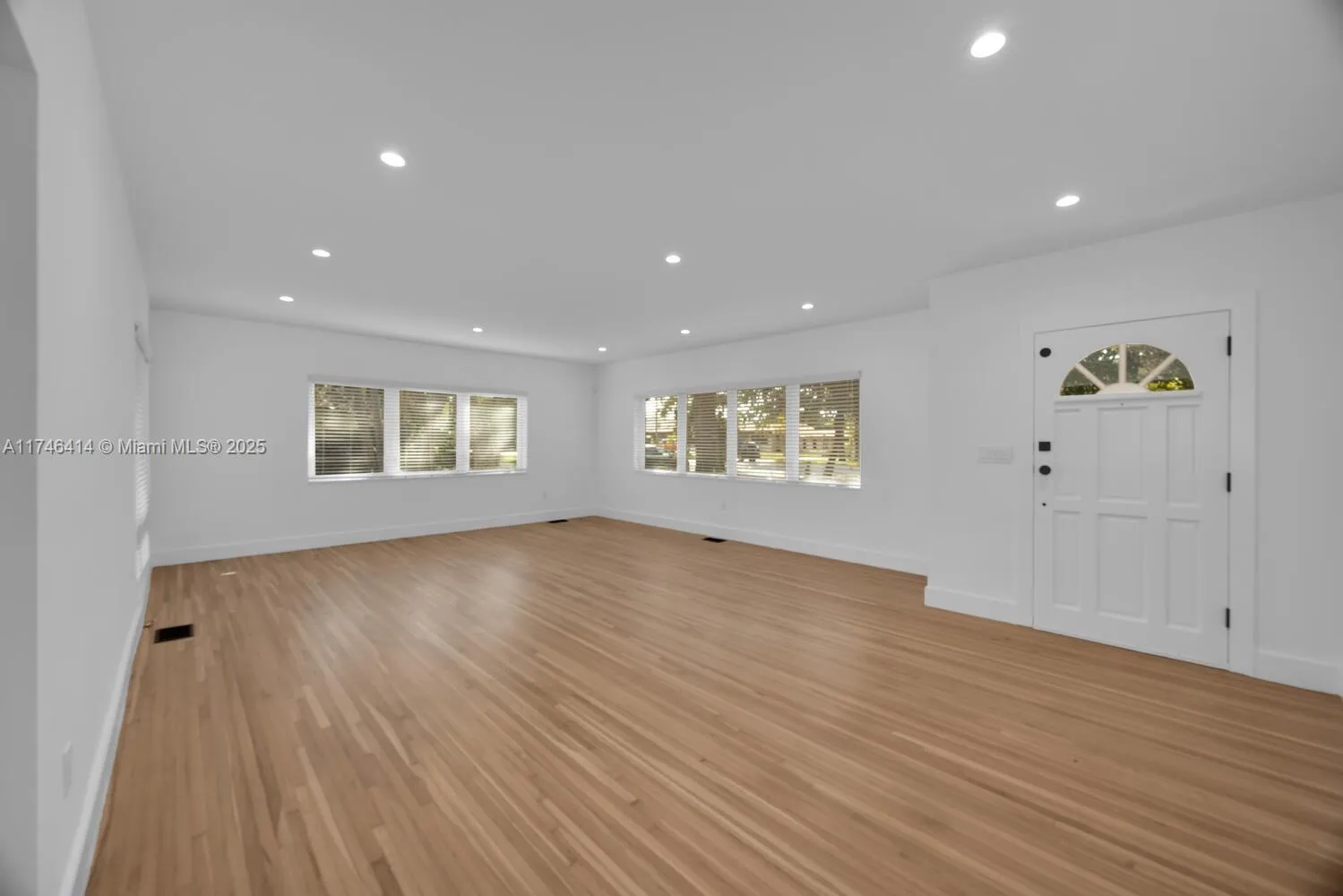 Coral Gables, Florida 33146, United States, 3 Bedrooms Bedrooms, ,2 BathroomsBathrooms,Residential,Active,1626