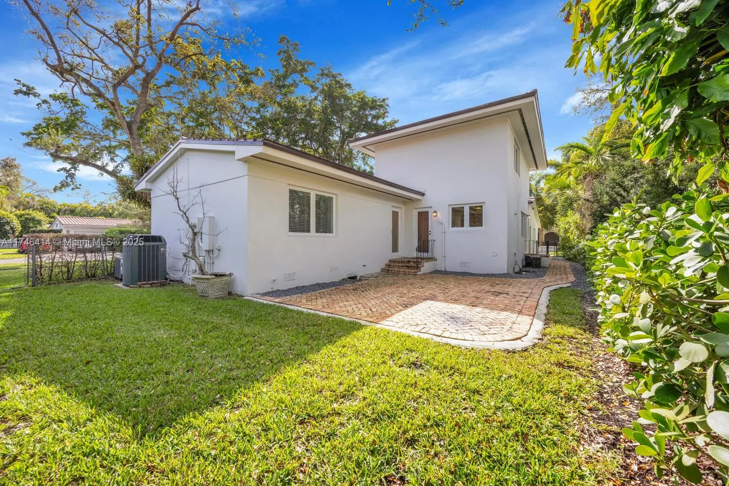 Coral Gables, Florida 33146, United States, 3 Bedrooms Bedrooms, ,2 BathroomsBathrooms,Residential,Active,1626