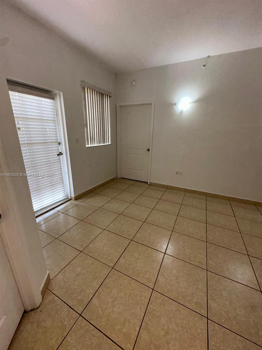 POINCIANA LAKES VILLAS CO - Residential