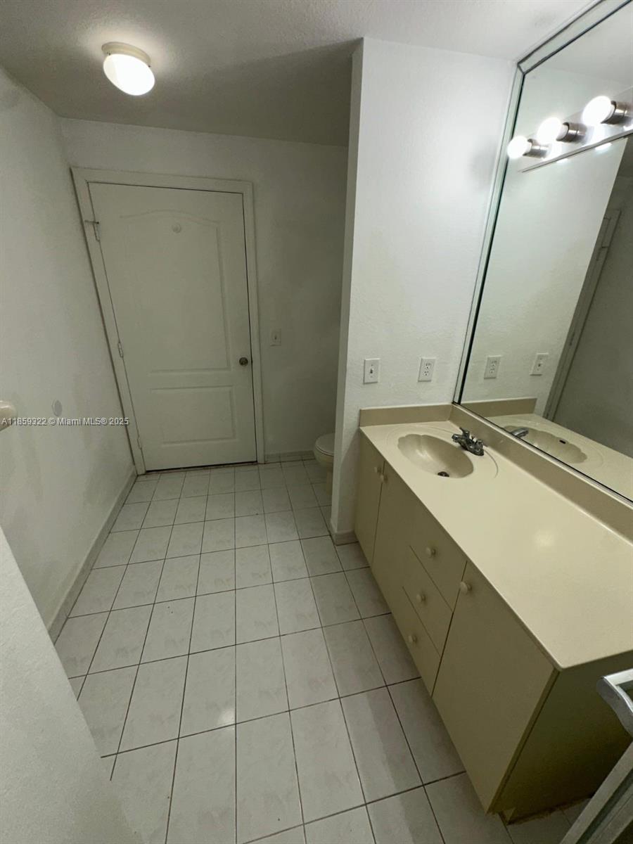 POINCIANA LAKES VILLAS CO - Residential