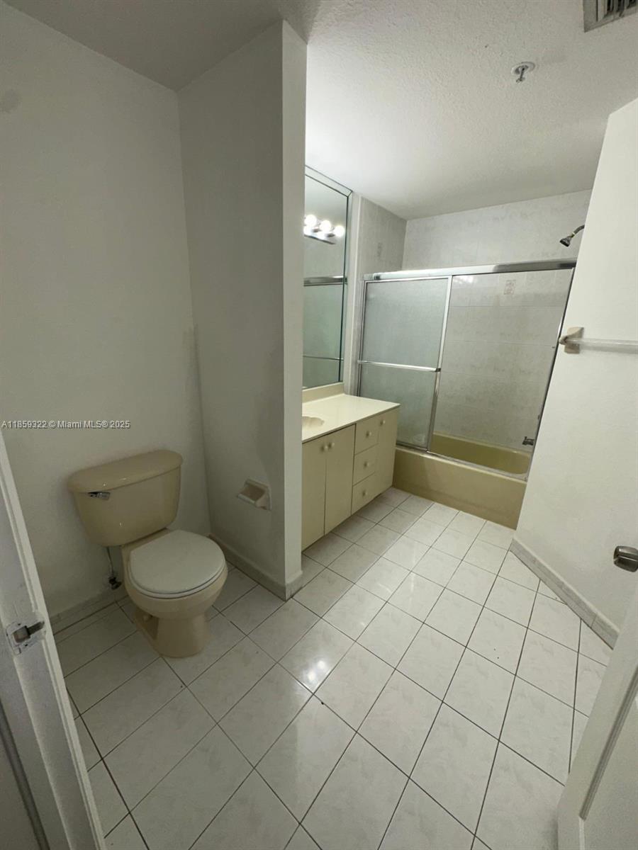 POINCIANA LAKES VILLAS CO - Residential