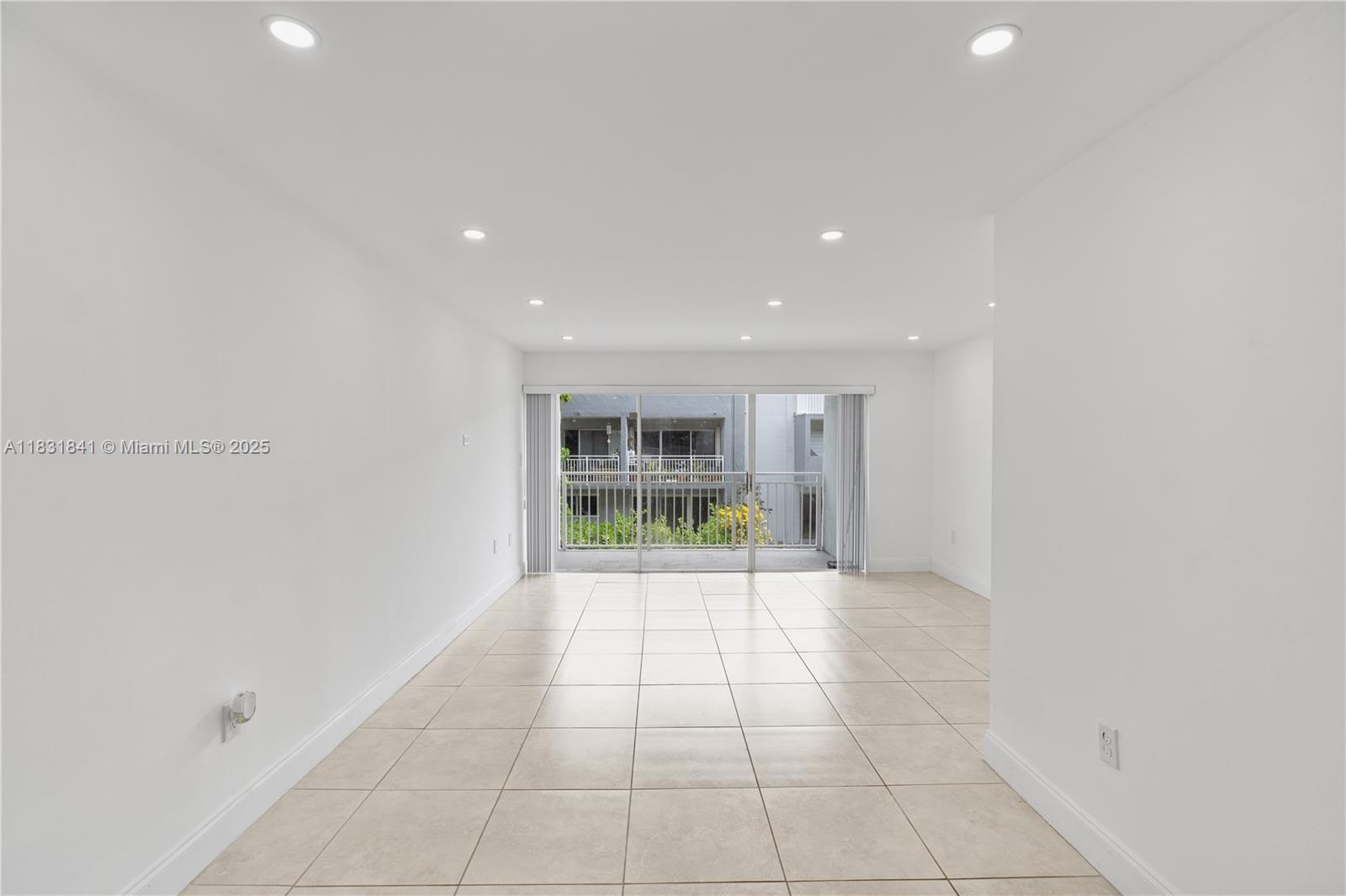 9373 Fontainebleau Blvd K206