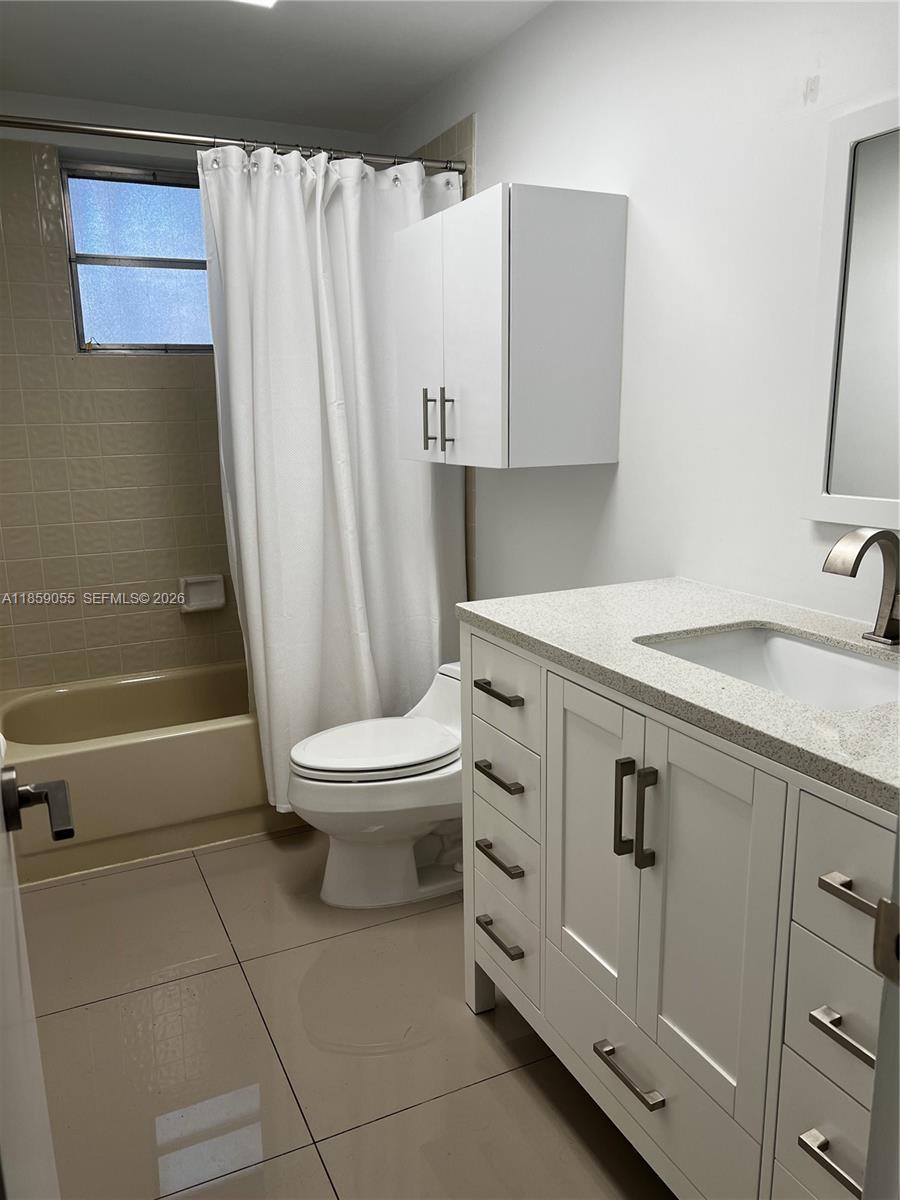 KINGSTON SQUARE CONDO - Residential