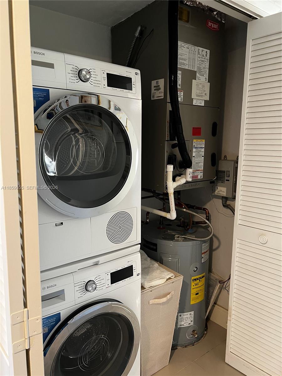 KINGSTON SQUARE CONDO - Residential