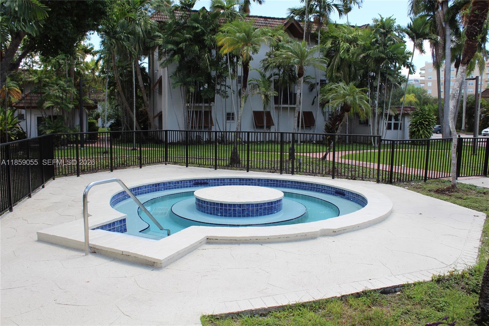 KINGSTON SQUARE CONDO - Residential