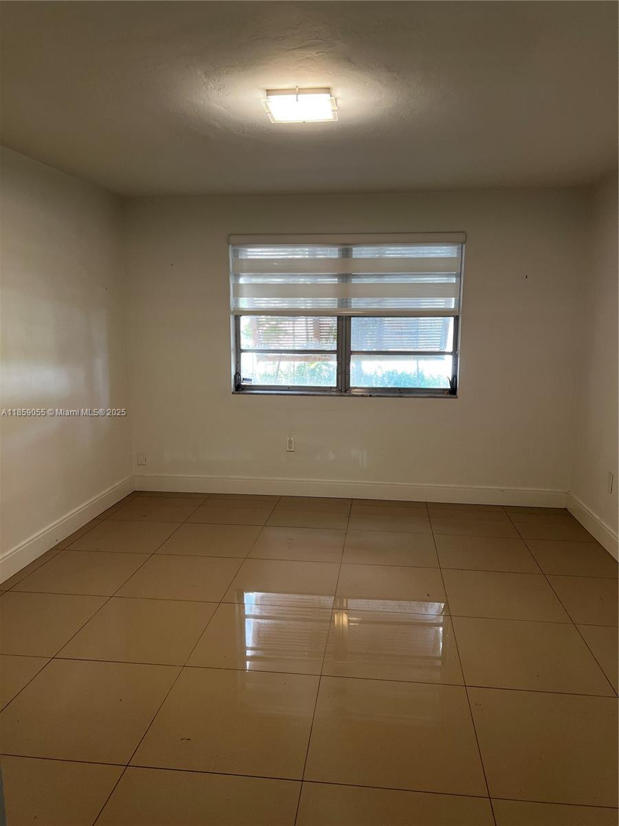 KINGSTON SQUARE CONDO - Residential