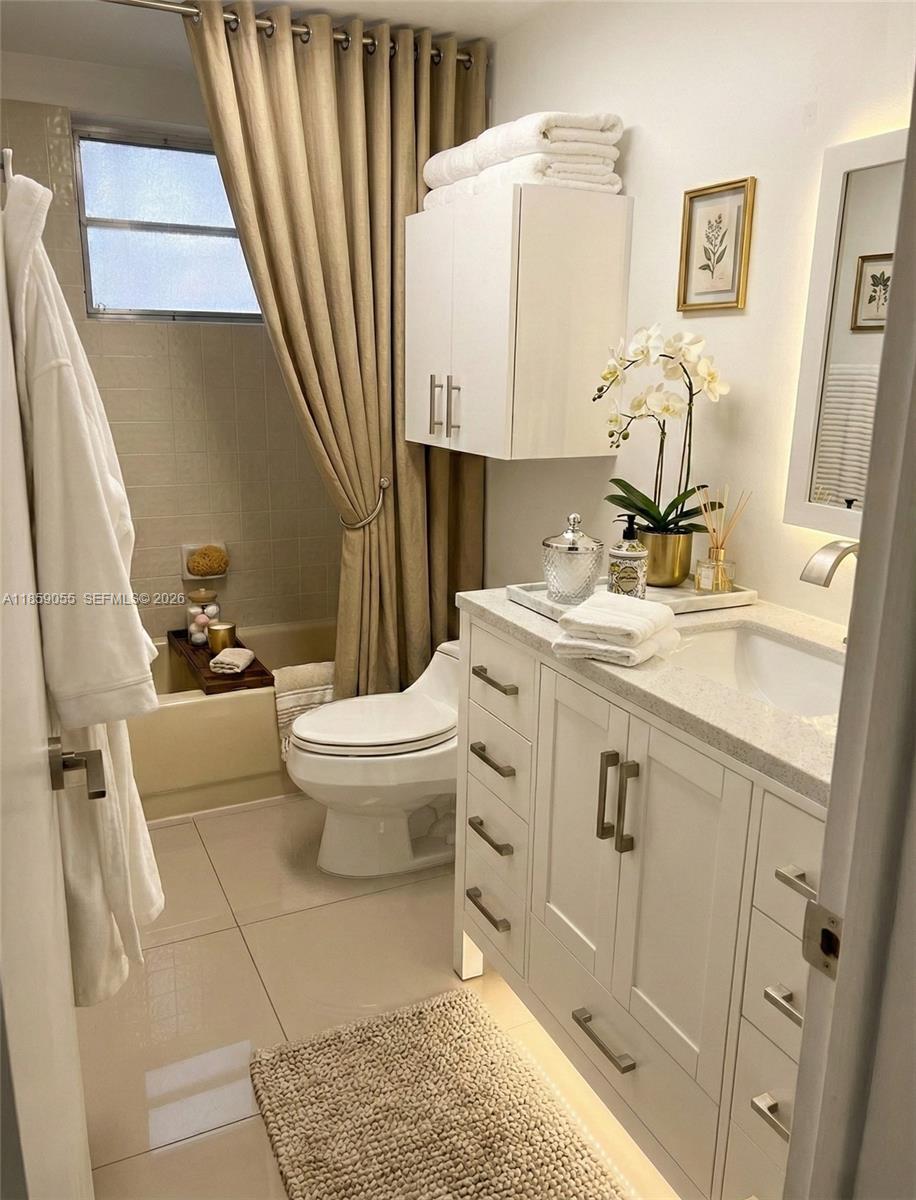 KINGSTON SQUARE CONDO - Residential