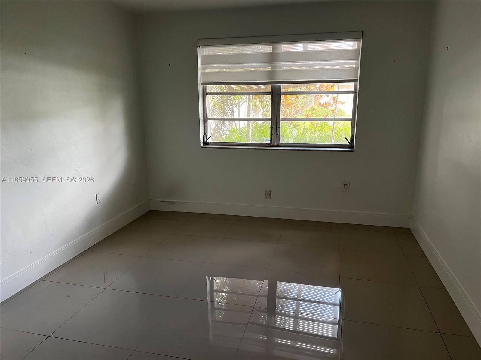 KINGSTON SQUARE CONDO - Residential