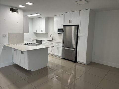 9350 SW 77th Ave G1 Miami FL 33156