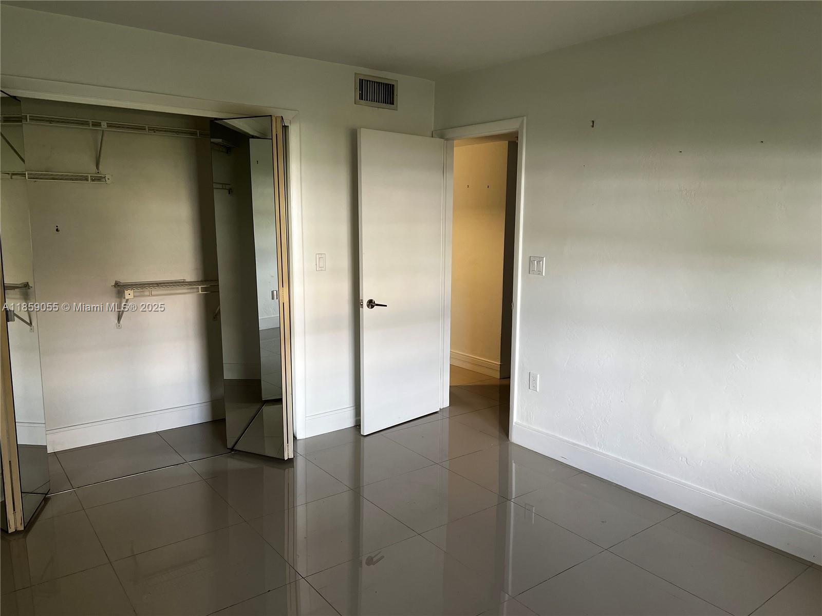 KINGSTON SQUARE CONDO - Residential