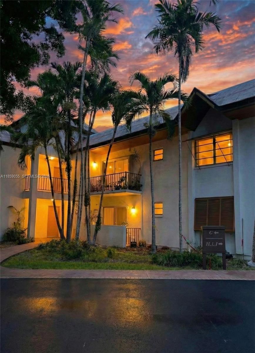 KINGSTON SQUARE CONDO - Residential