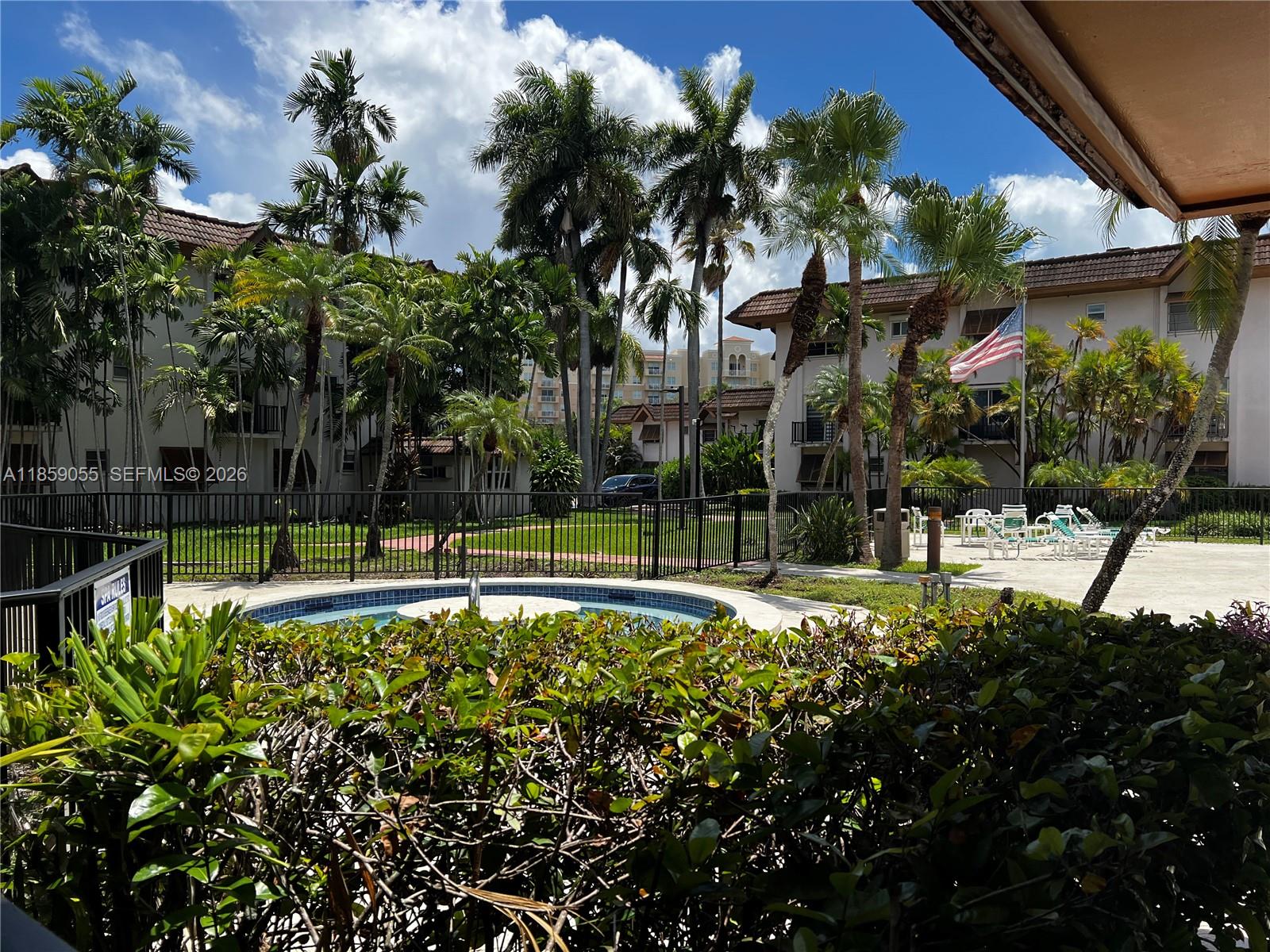 KINGSTON SQUARE CONDO - Residential