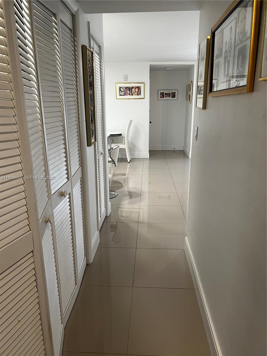 KINGSTON SQUARE CONDO - Residential