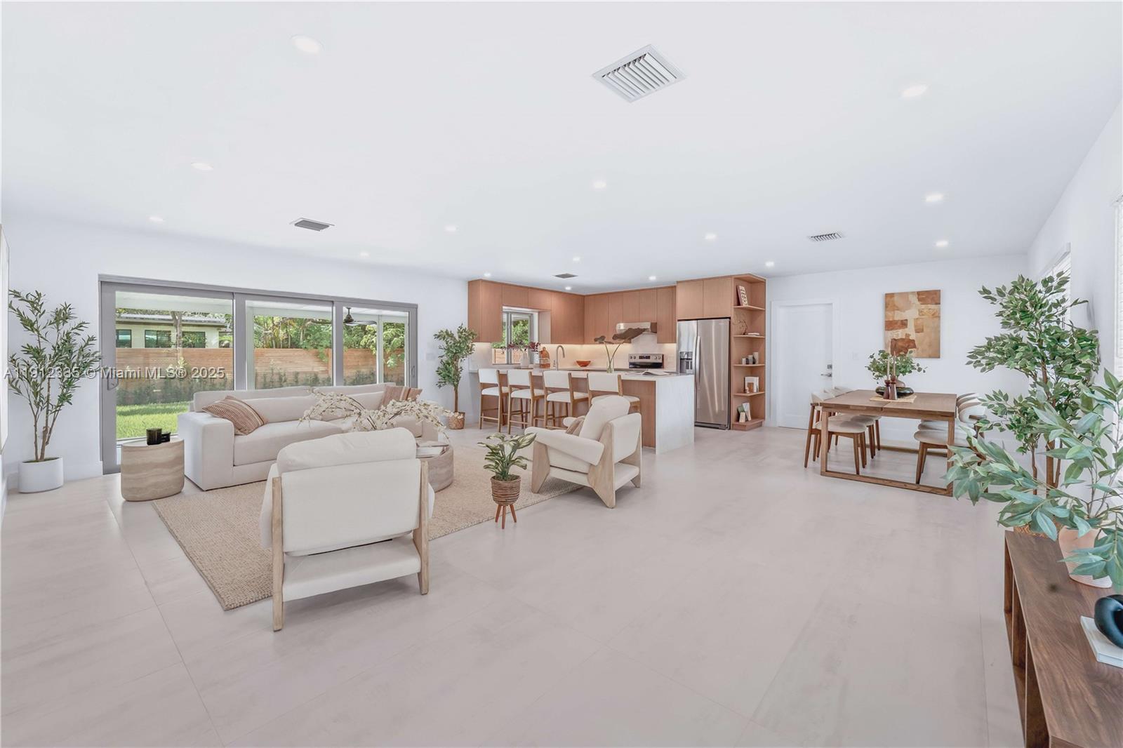 TWIN LAKE MANOR SUB - Residential