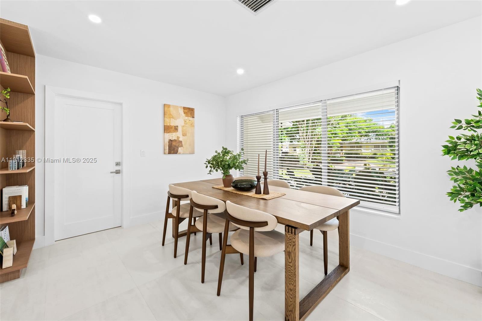 TWIN LAKE MANOR SUB - Residential