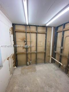 CYPRESS CHASE CONDO NO 5 - Residential