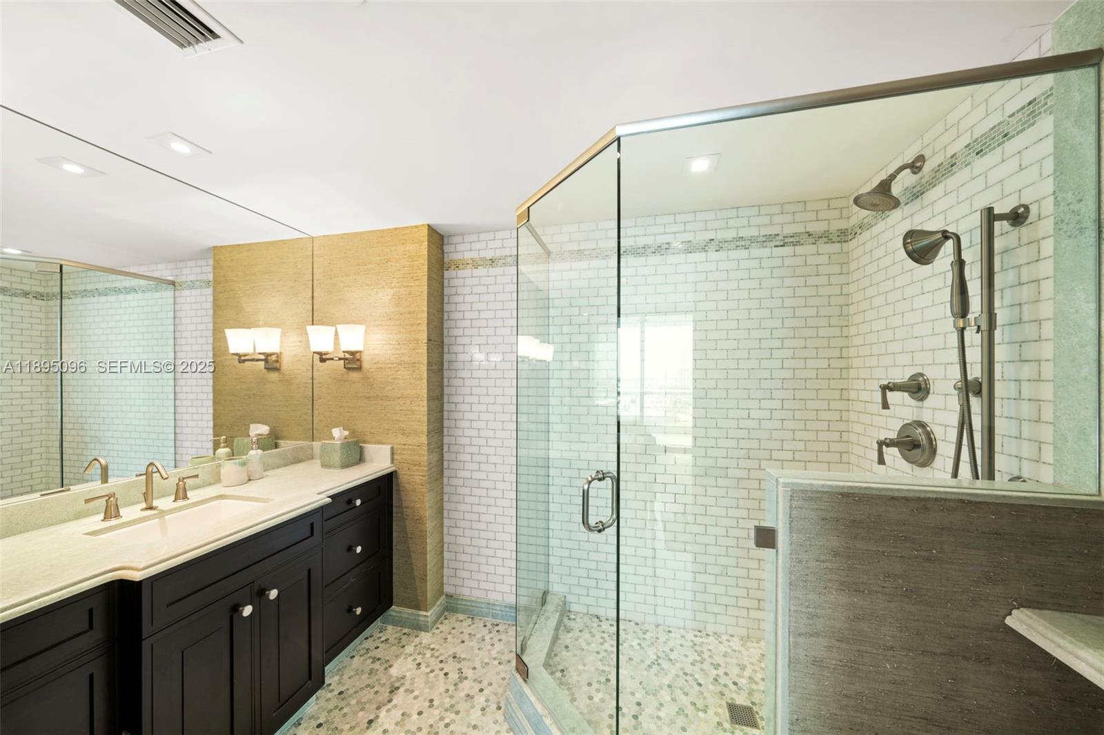 BELLAMARE @ WILLIAMS ISLA - Residential