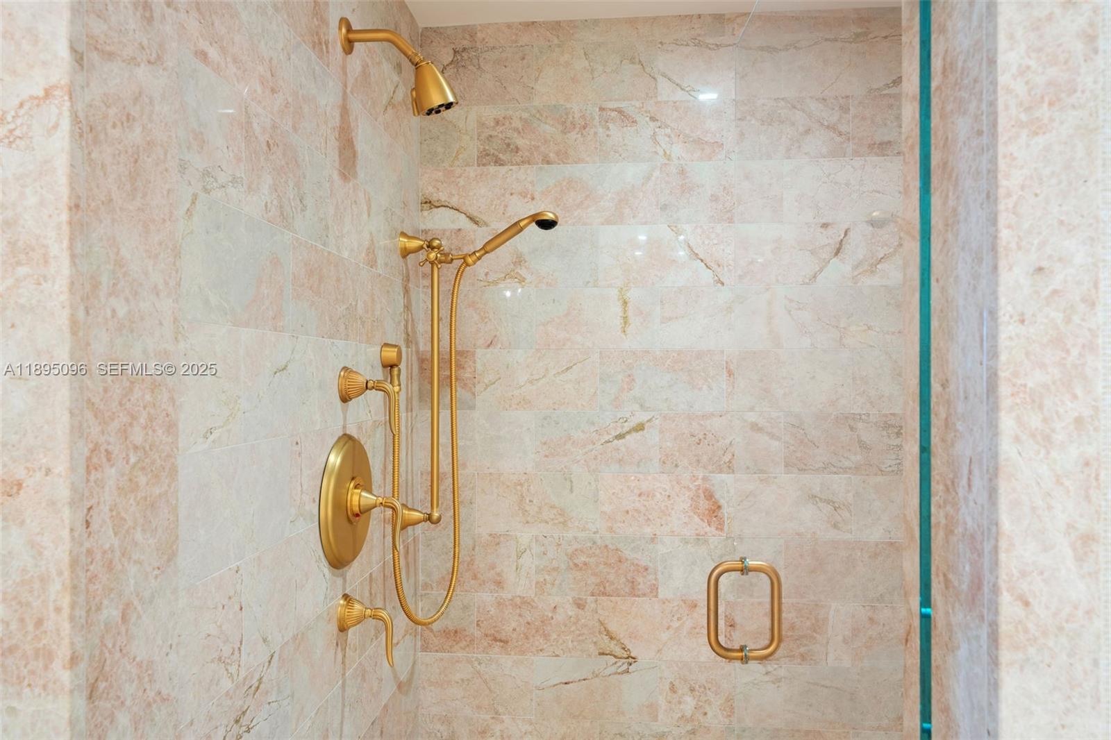 BELLAMARE @ WILLIAMS ISLA - Residential