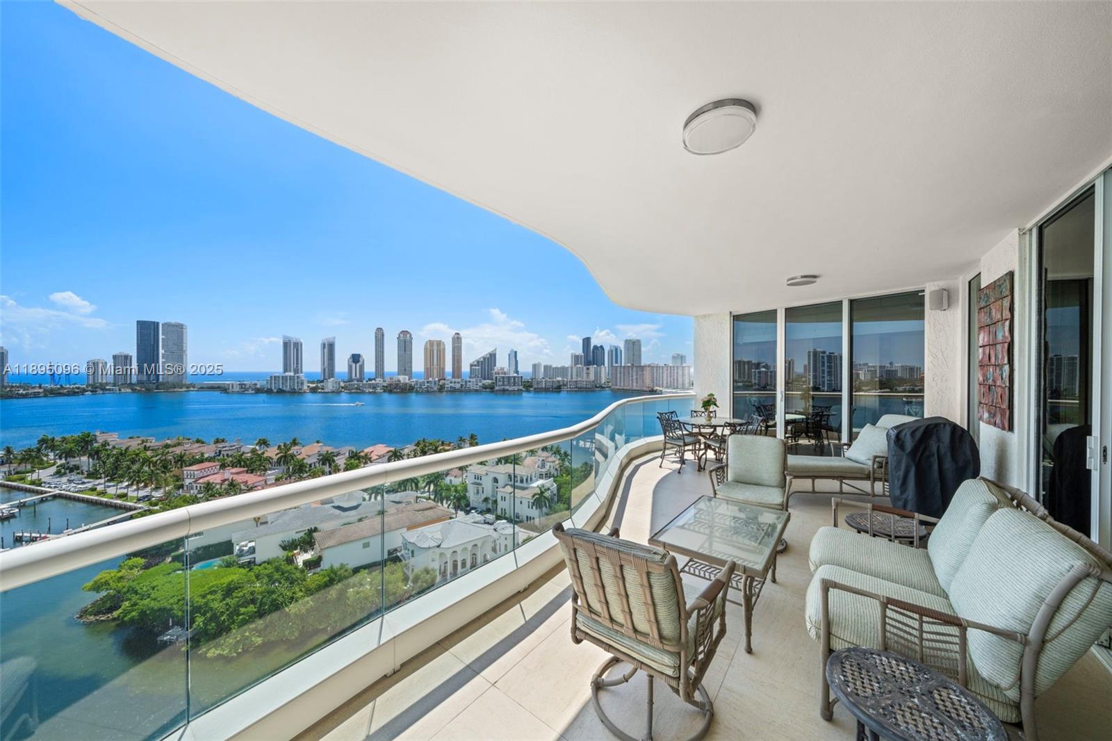 BELLAMARE @ WILLIAMS ISLA - Residential