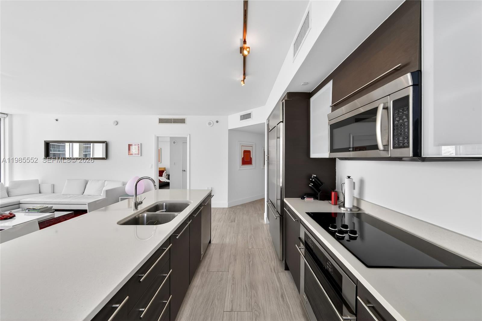 500 BRICKELL EAST CONDO - Residential