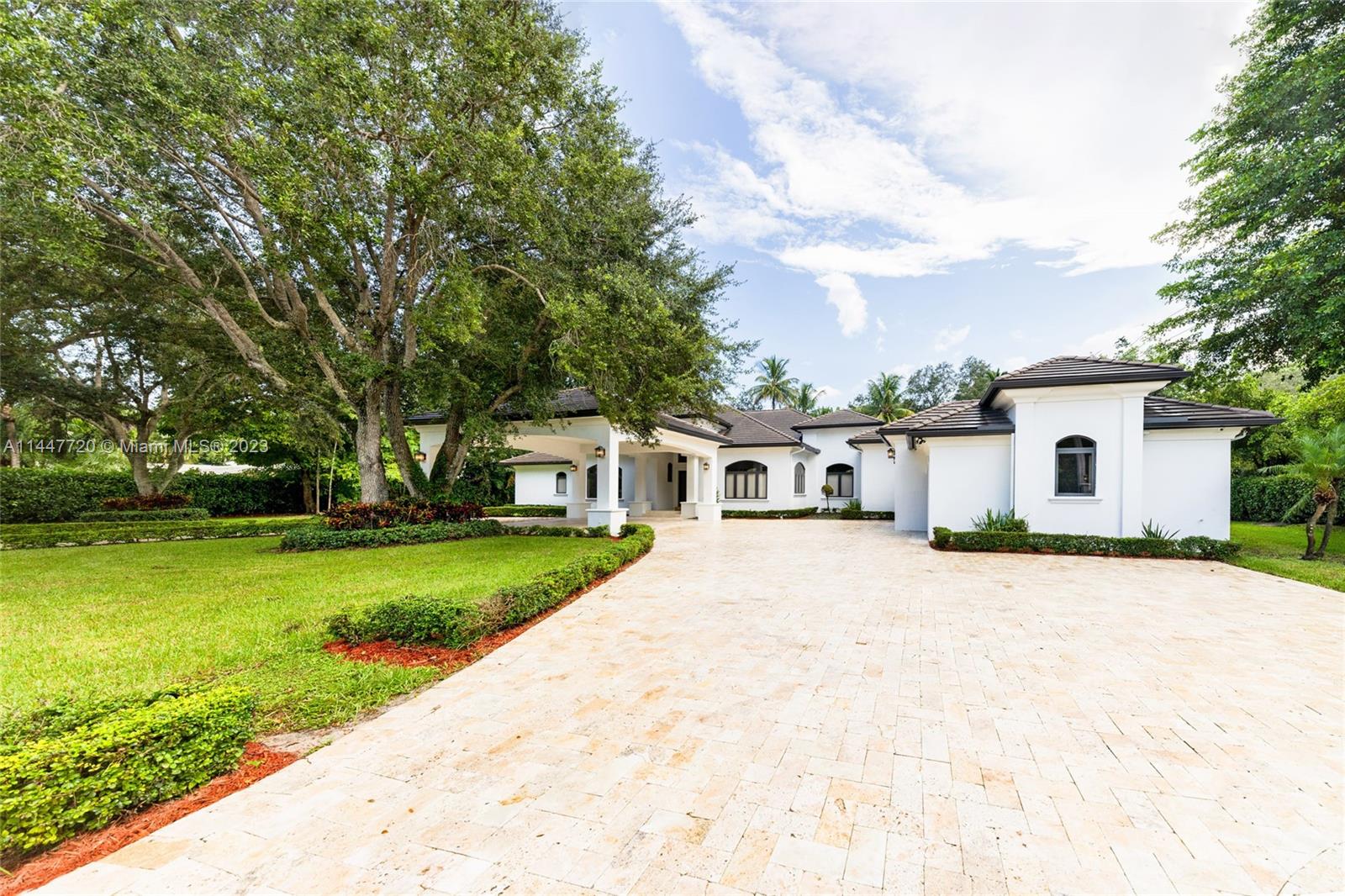 5990 Sw 97th St, Pinecrest, Miami-Dade County, Florida - 5 Bedrooms  
6 Bathrooms - 