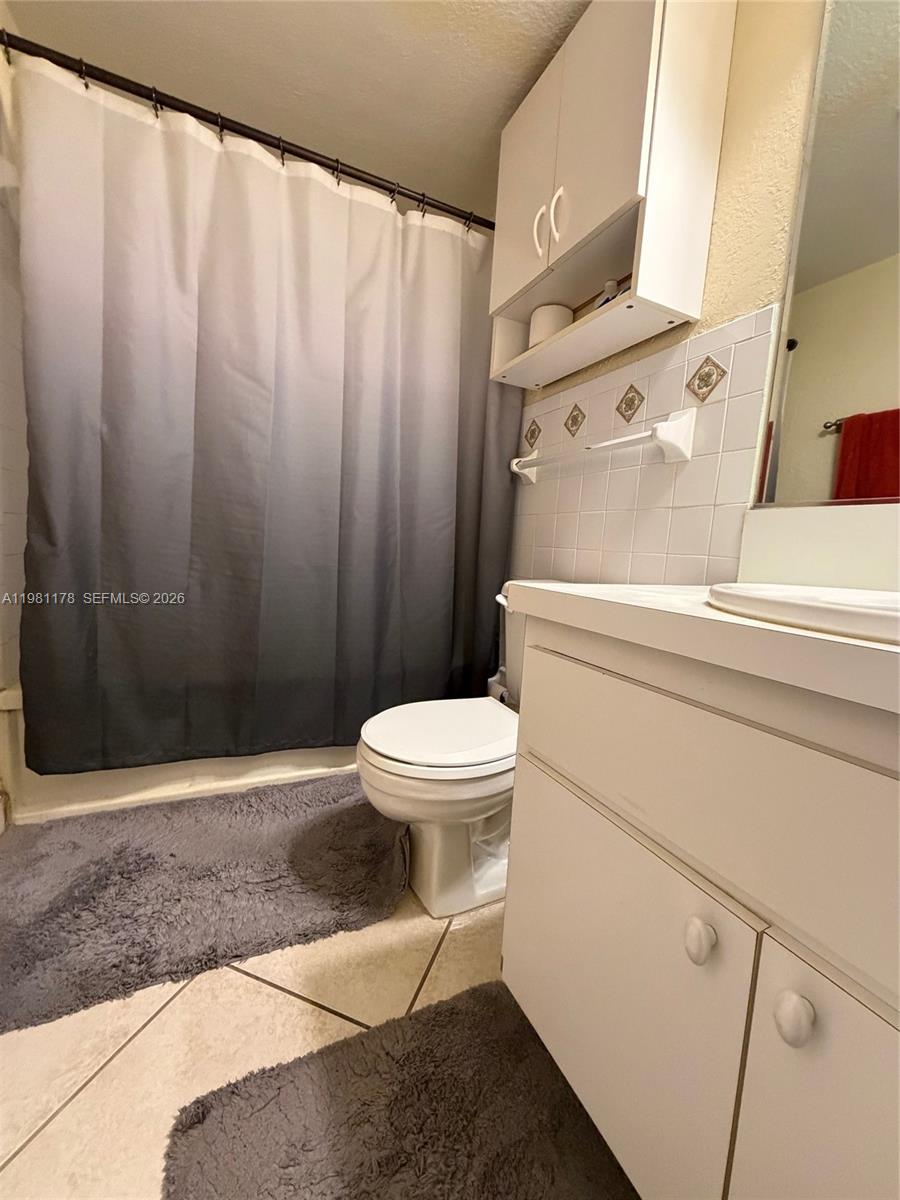 VILLAS OF PINECREST CONDO - Residential