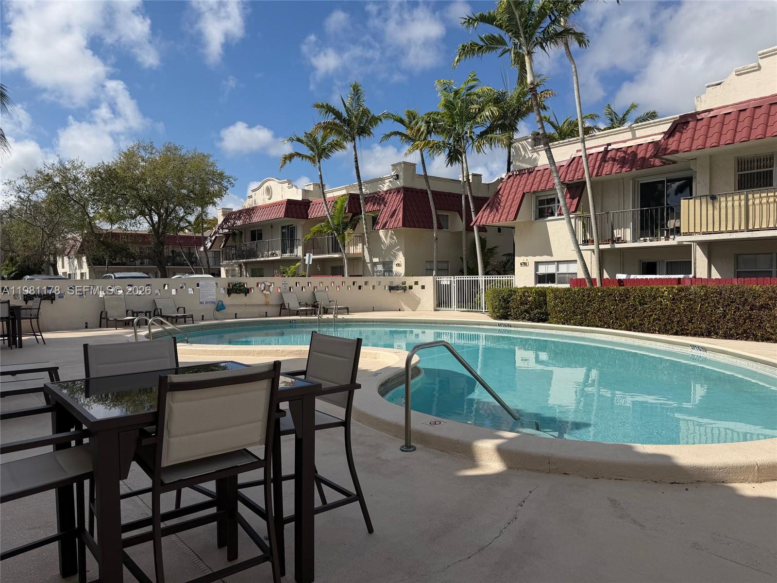 VILLAS OF PINECREST CONDO - Residential