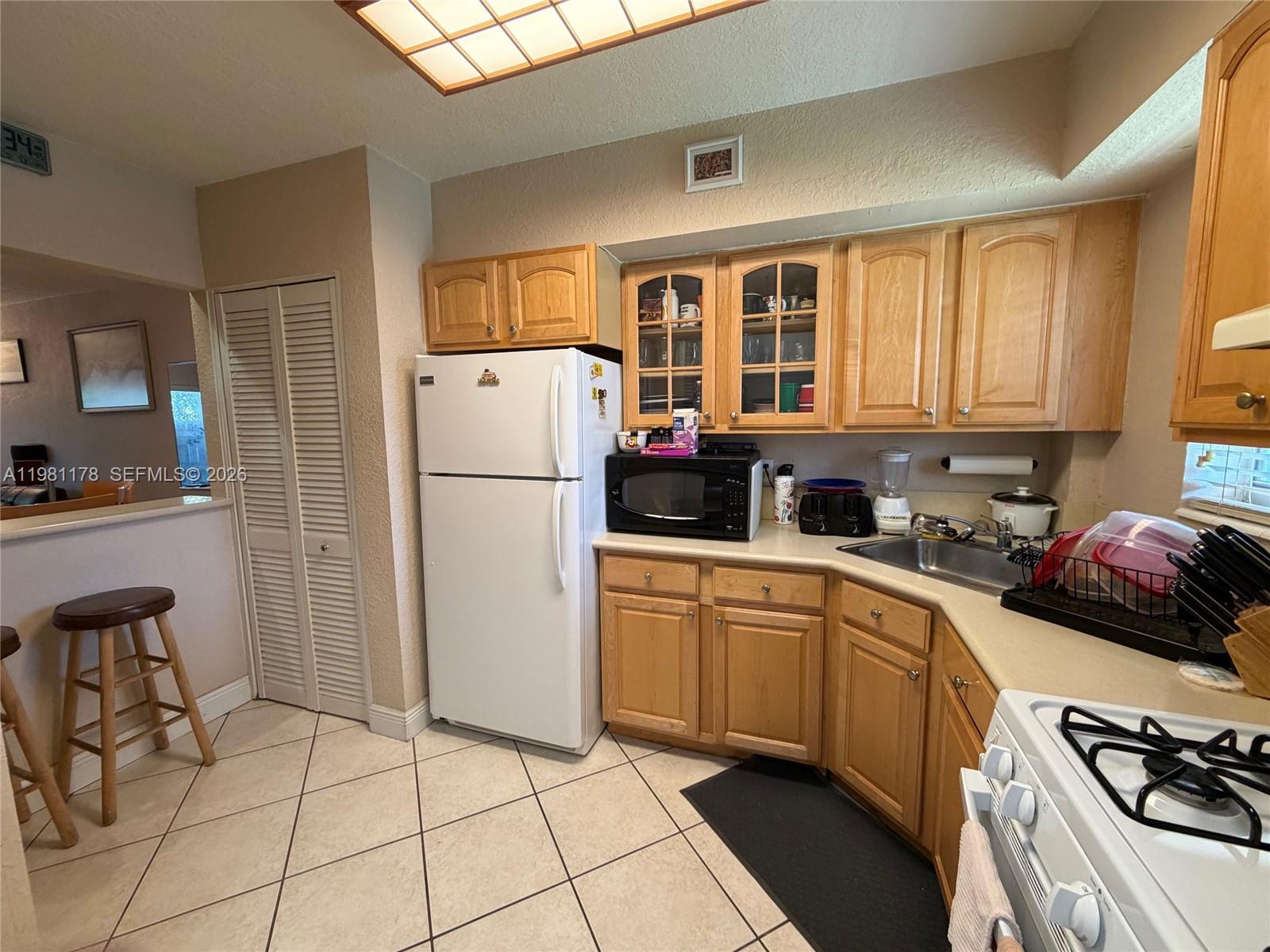 VILLAS OF PINECREST CONDO - Residential