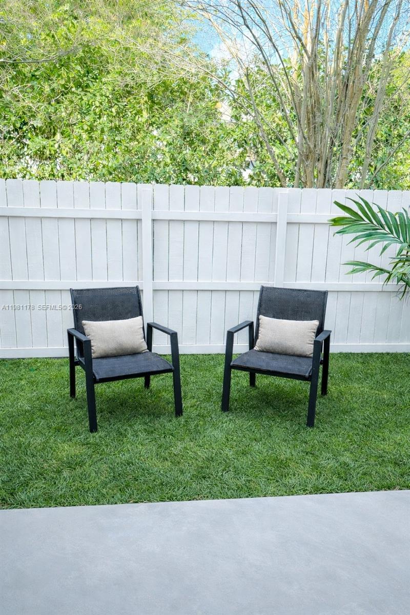 VILLAS OF PINECREST CONDO - Residential