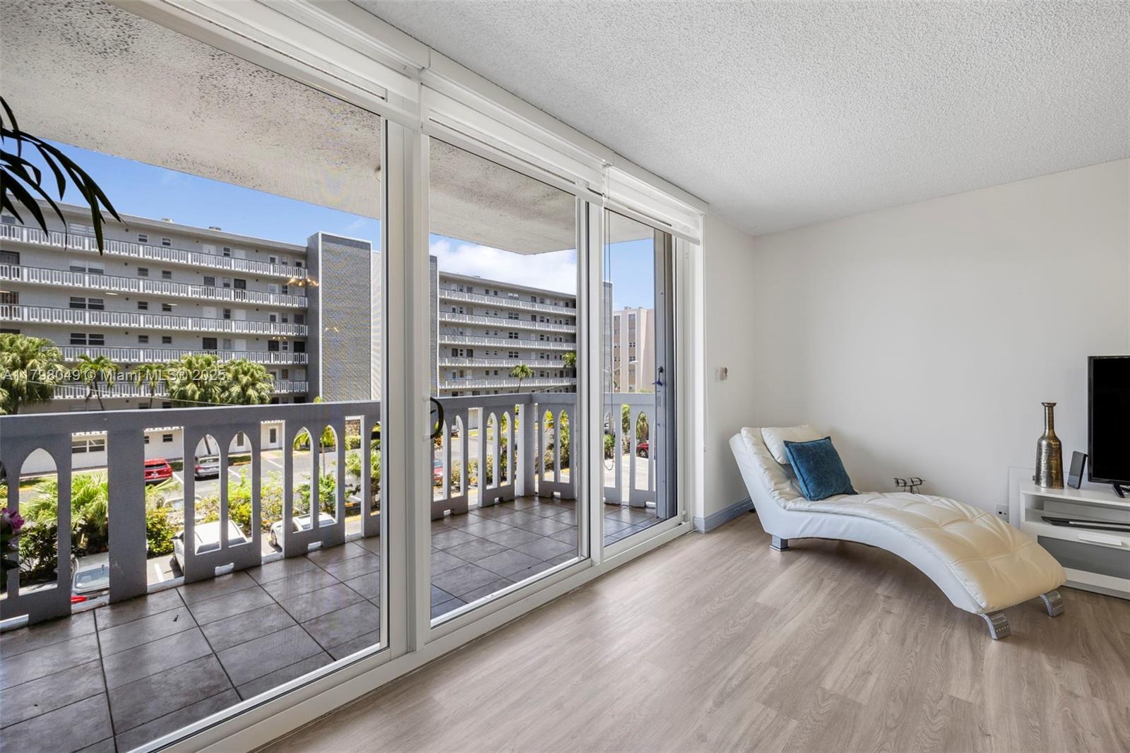 MEADOWBROOK CONDO APTS BL - Residential