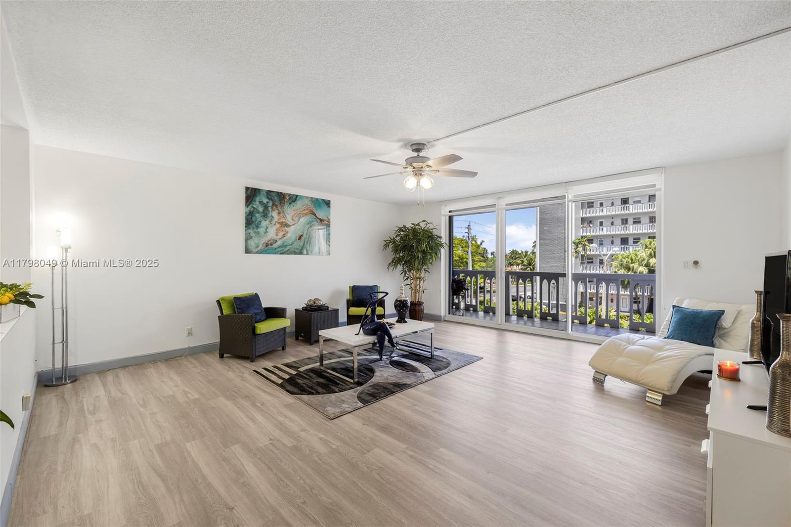 400 Ne 12th Ave 303, Hallandale Beach, Broward County, Florida - 2 Bedrooms  
2 Bathrooms - 