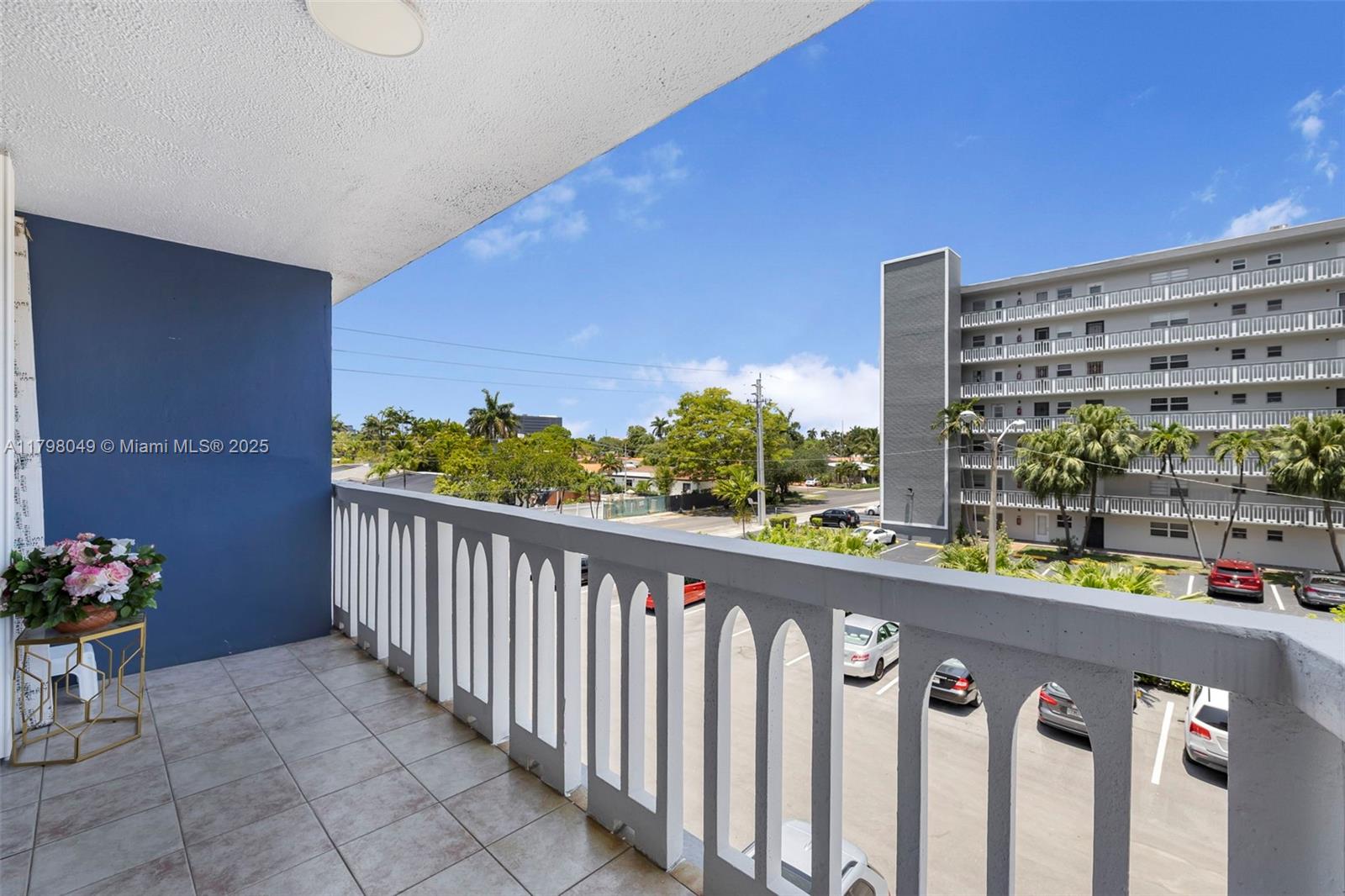 MEADOWBROOK CONDO APTS BL - Residential