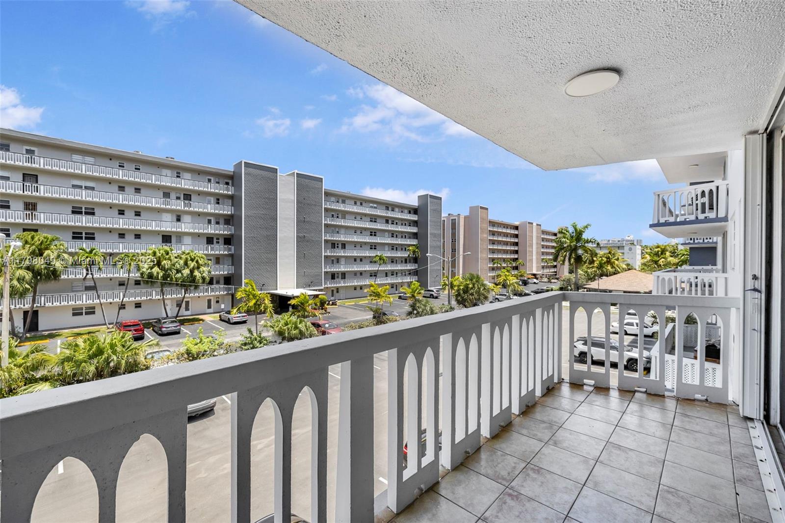 MEADOWBROOK CONDO APTS BL - Residential