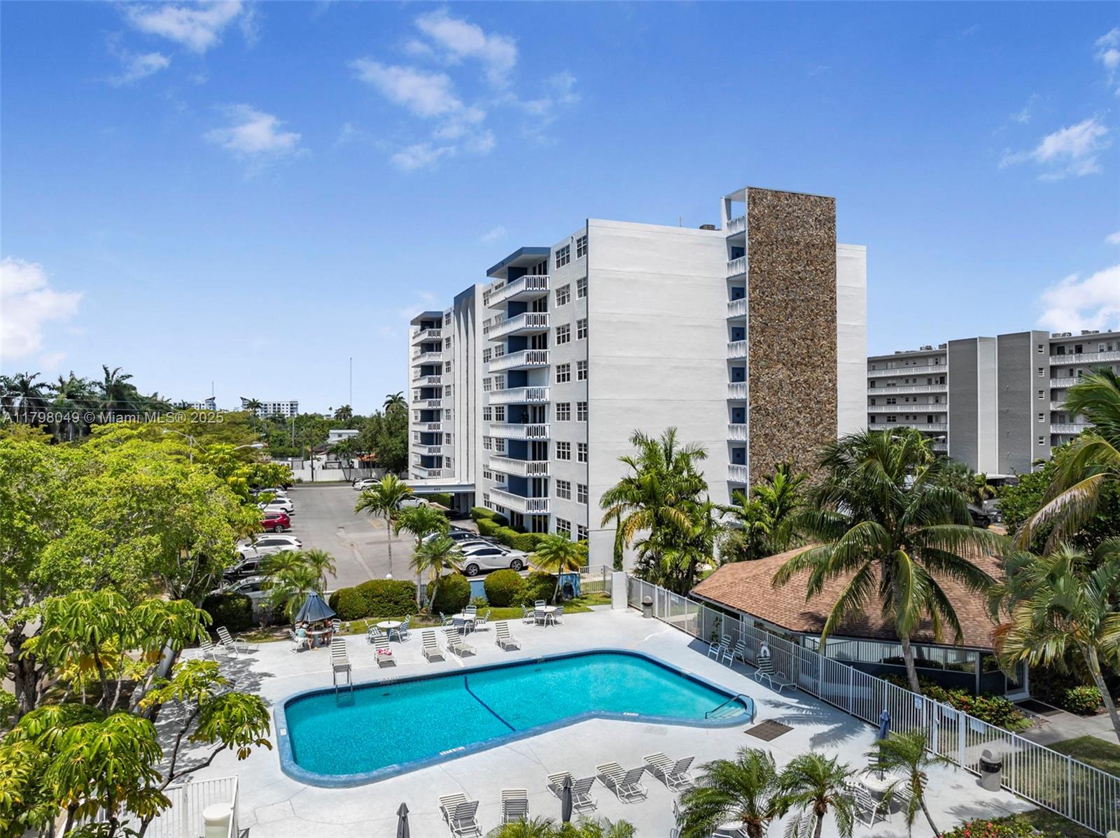MEADOWBROOK CONDO APTS BL - Residential
