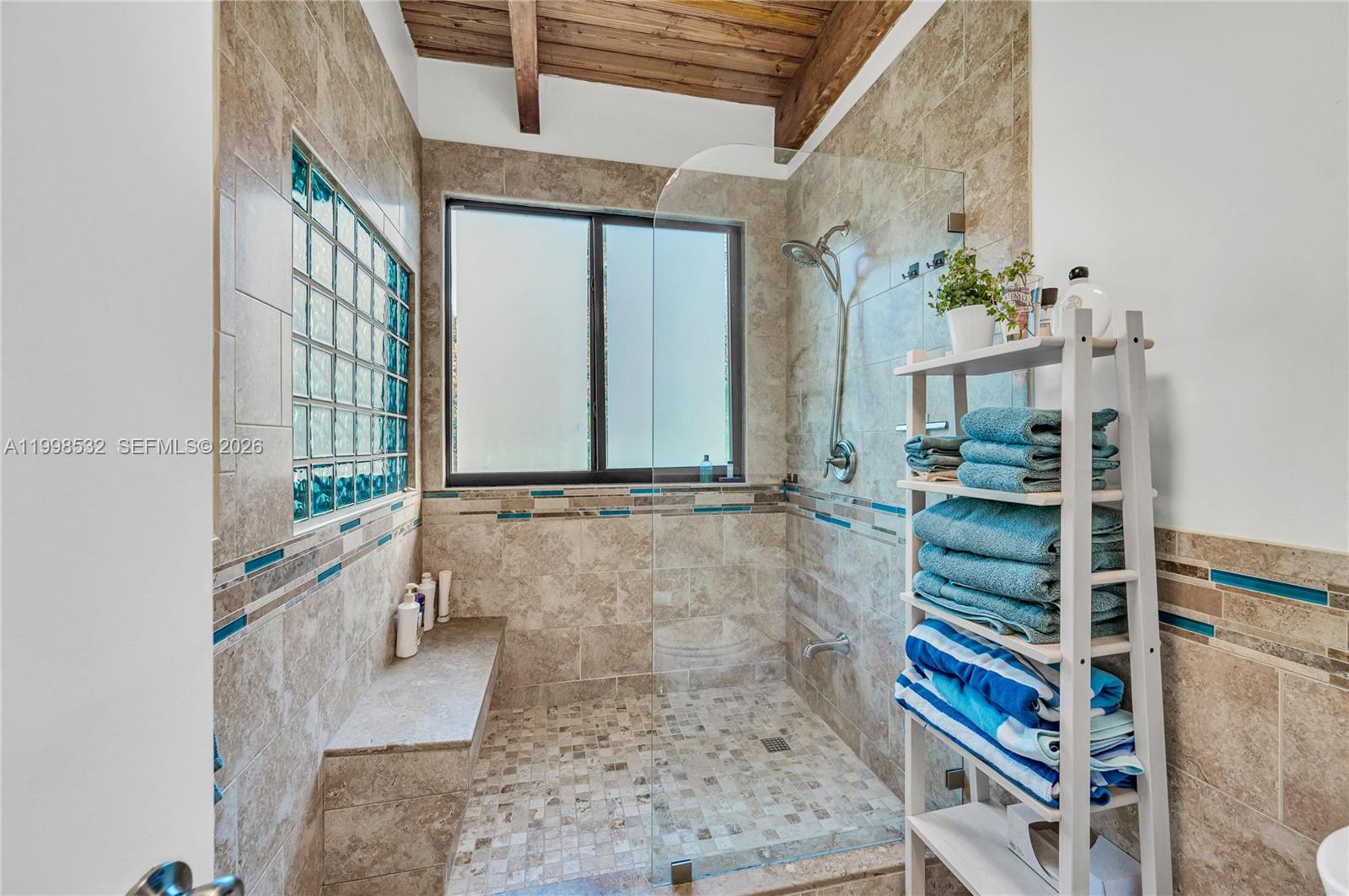 LAKERIDGE SEC 1 - Residential