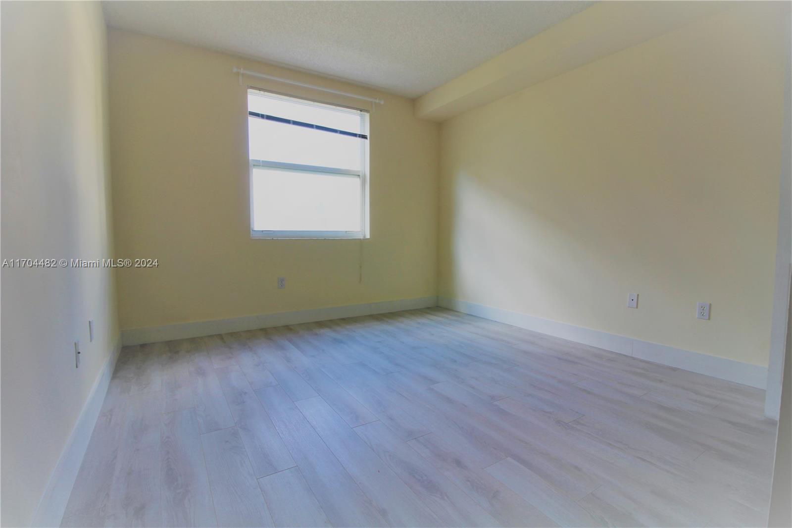 PORTO BELLAGIO CONDO - Residential