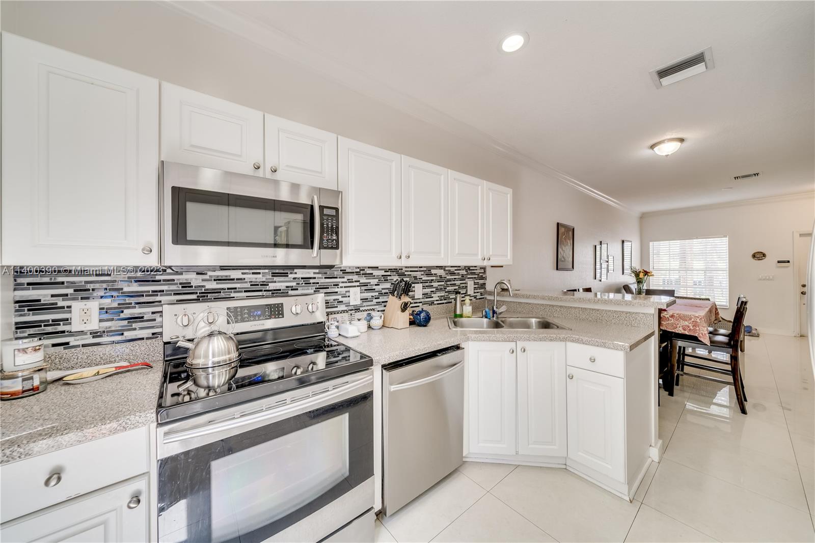 PEMBROKE ISLES V - Residential