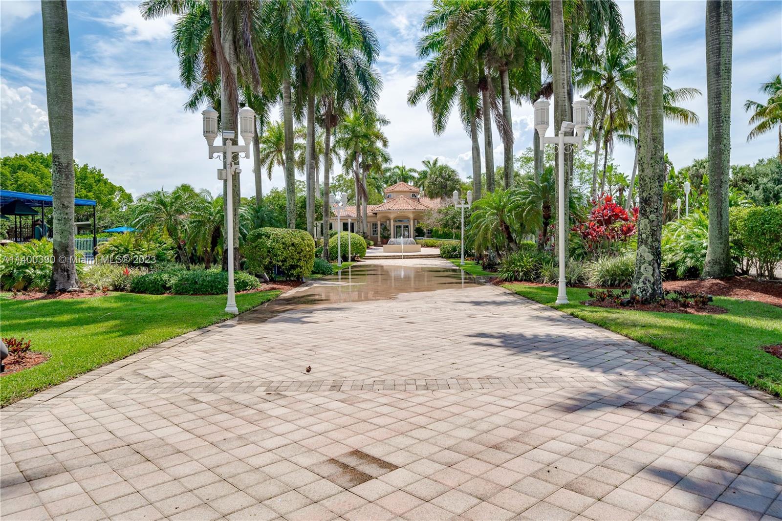 PEMBROKE ISLES V - Residential