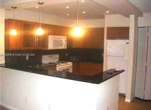 8540 SW 149 AV 816
