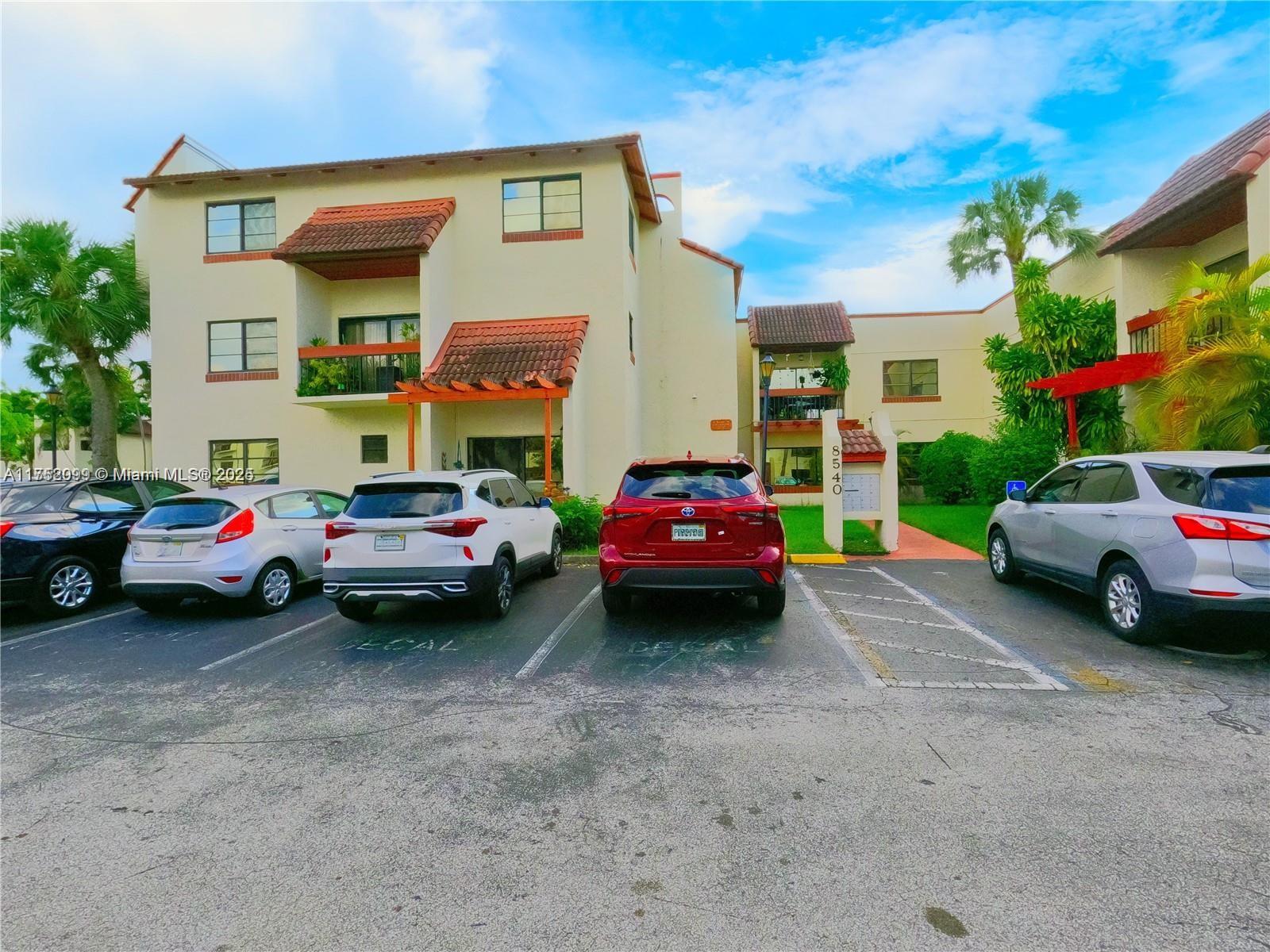 8540 SW 149 AV 816