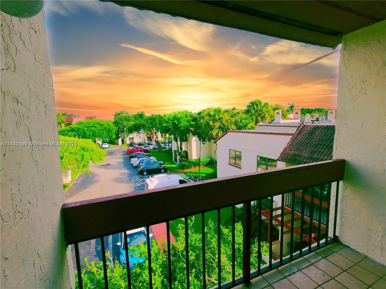 8540 SW 149 AV 816