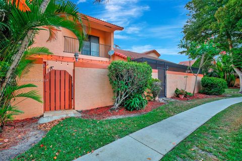 Townhouse in Pembroke Pines FL 11273 11th St St 35.jpg