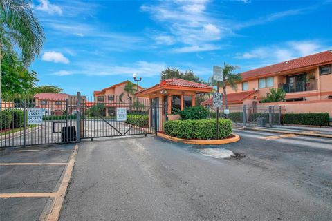 Townhouse in Pembroke Pines FL 11273 11th St St 42.jpg