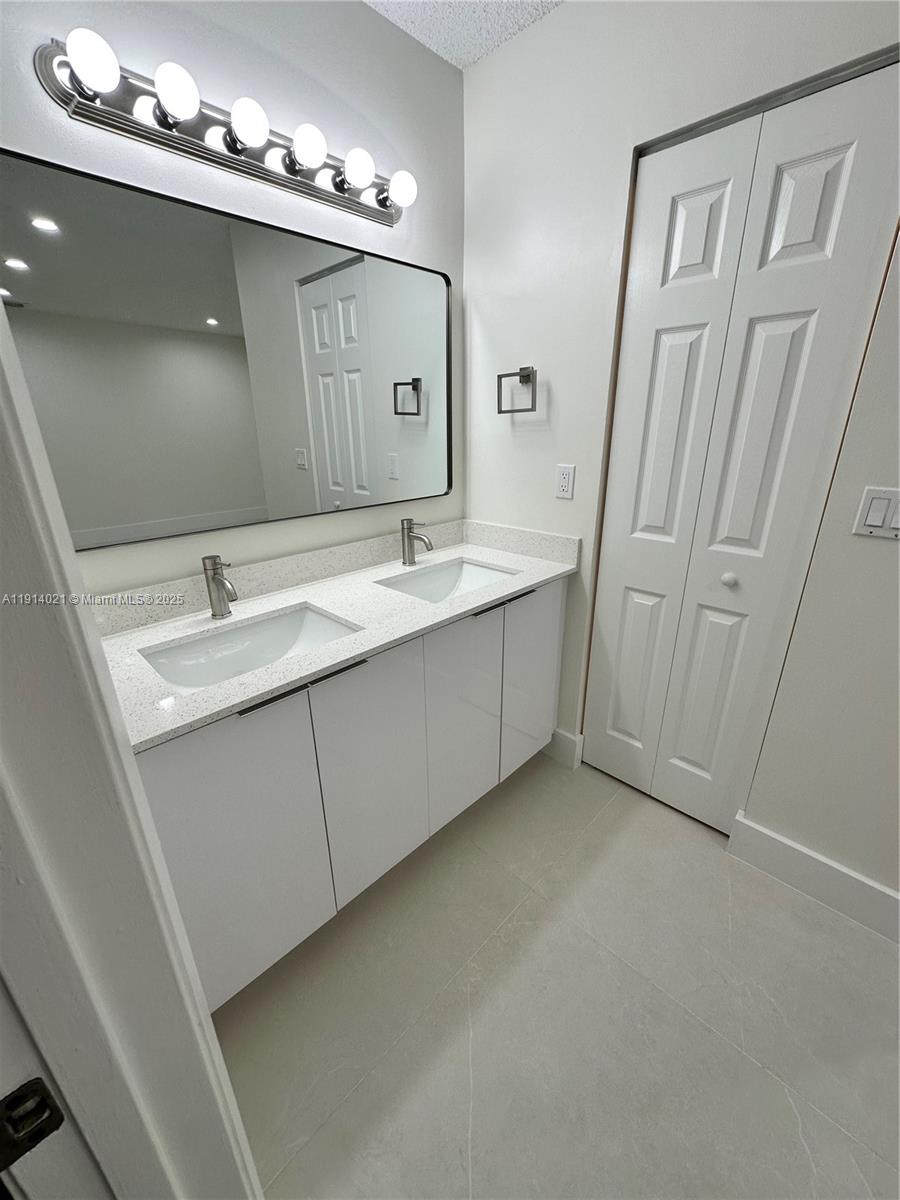 Flamingo Gardens Phase Fiv - Residential Lease