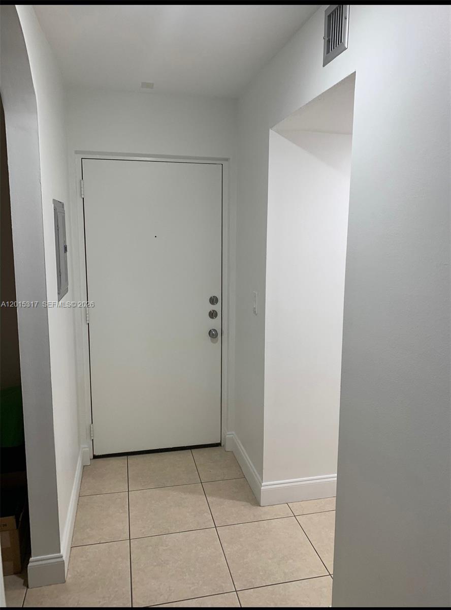 VILLAGE OF KINGS CREEK CO - Residential Lease