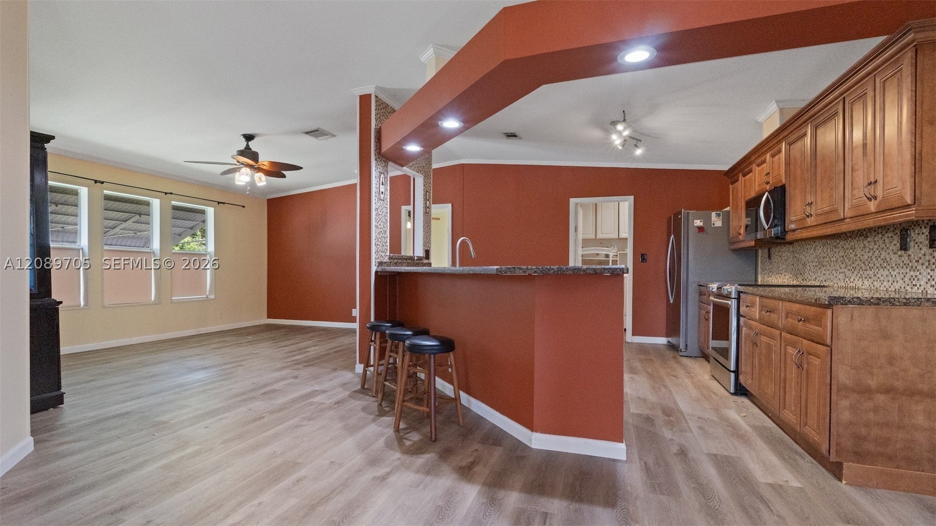 6515 Colonial Dr